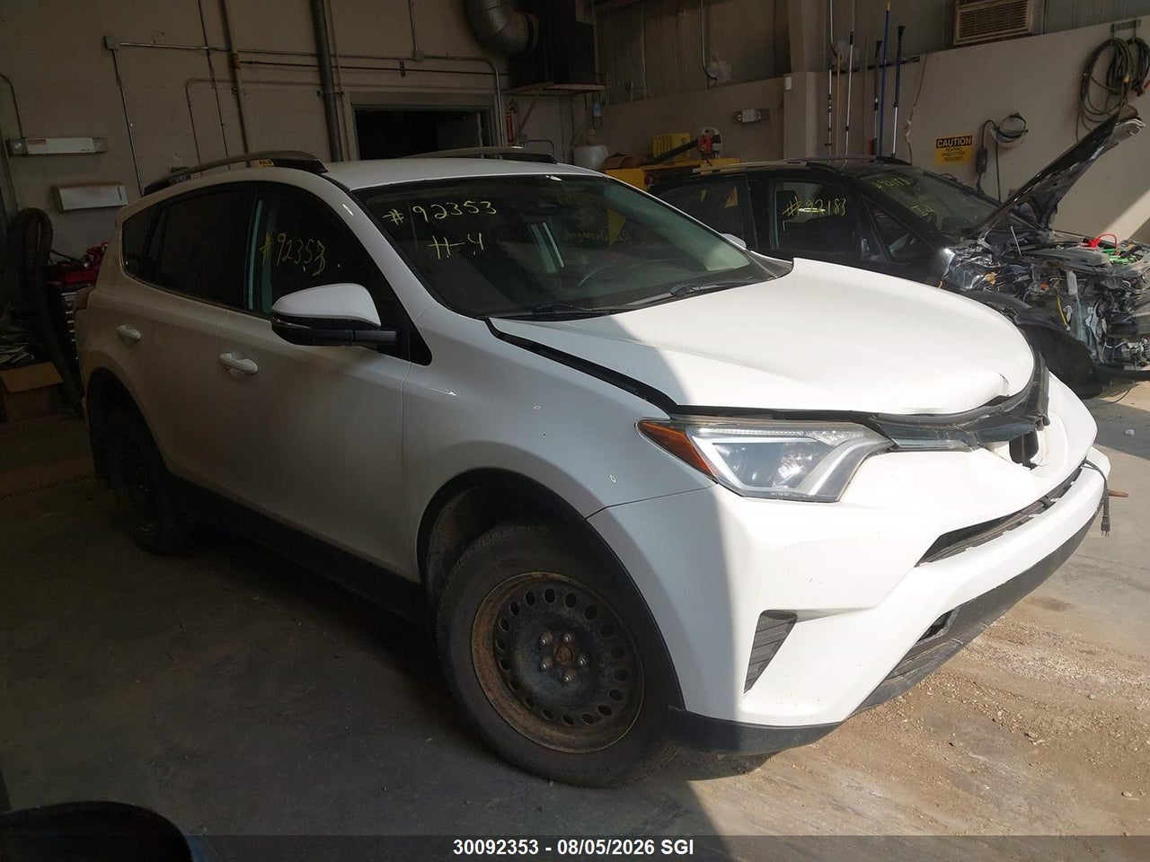 2T3BFREV2HW645613 · 2017 TOYOTA RAV4 LE