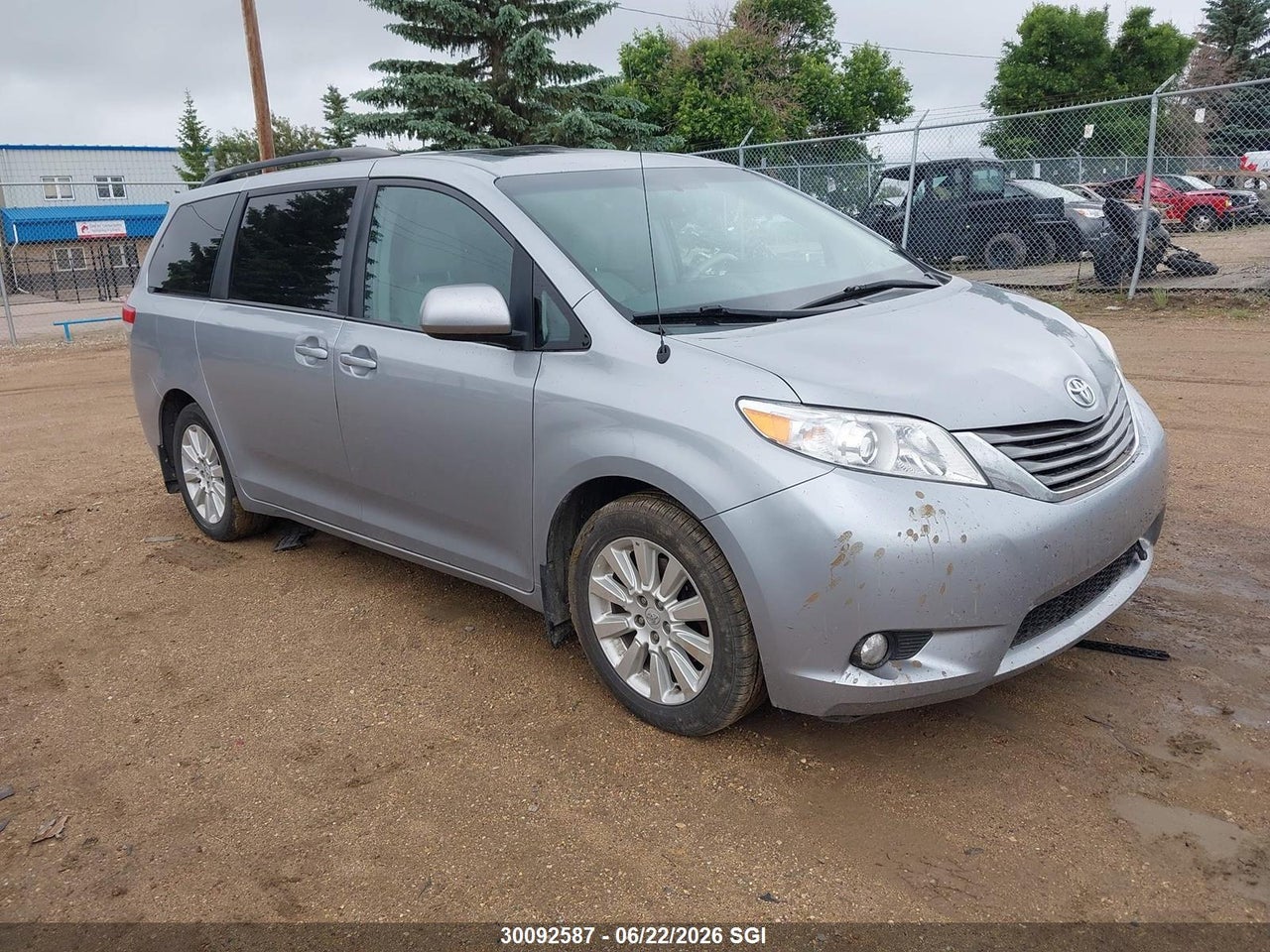 5TDDK3DC3DS059645 · 2013 TOYOTA SIENNA XLE/LIMITED