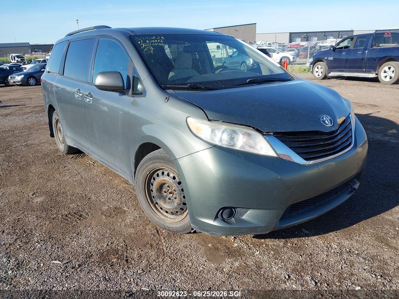 5TDKK3DC5DS373336 · 2013 TOYOTA SIENNA LE