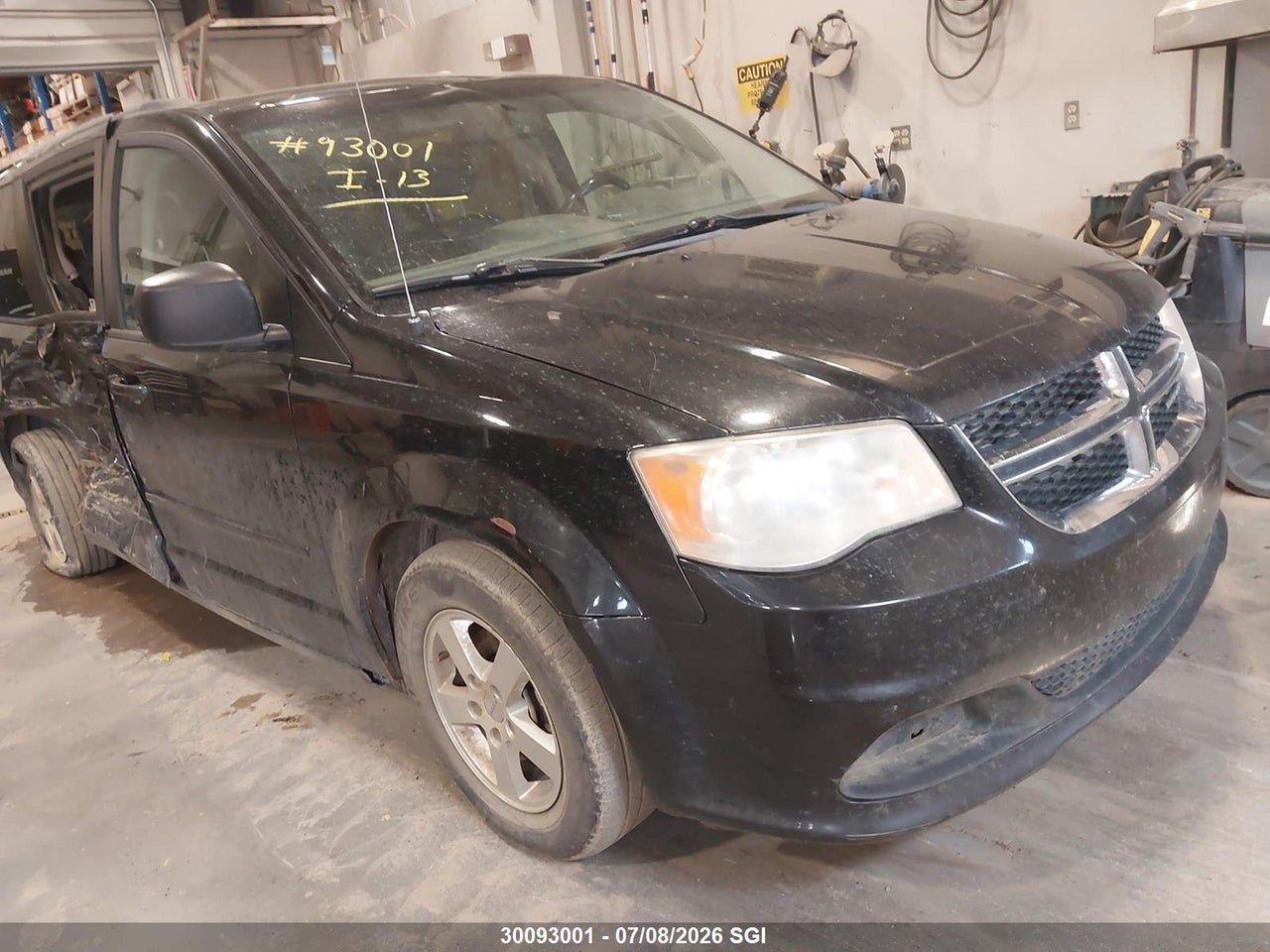 2D4RN4DG3BR651660 · 2011 DODGE GRAND CARAVAN EXPRESS