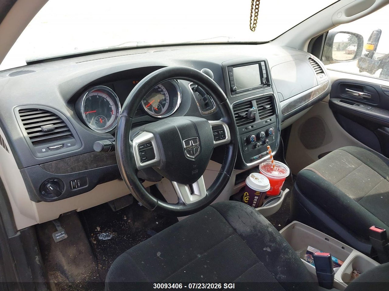 2D4RN4DG4BR761732 · 2011 DODGE GRAND CARAVAN EXPRESS · 5/11