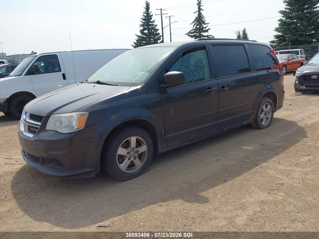 2D4RN4DG4BR761732 · 2011 DODGE GRAND CARAVAN EXPRESS · 2/11