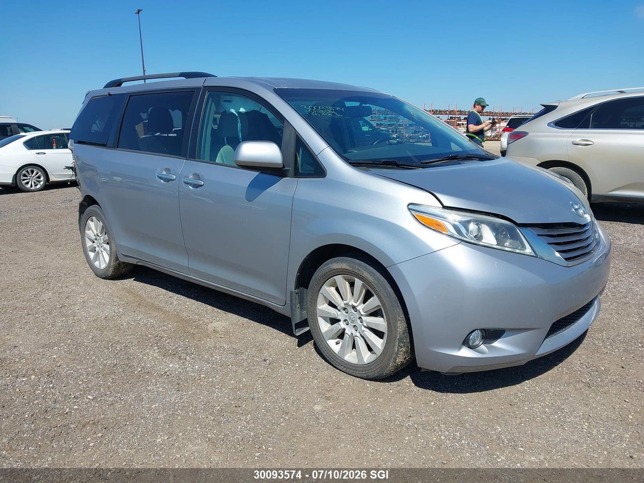 5TDDK3DC9FS118586 · 2015 TOYOTA SIENNA XLE/LIMITED