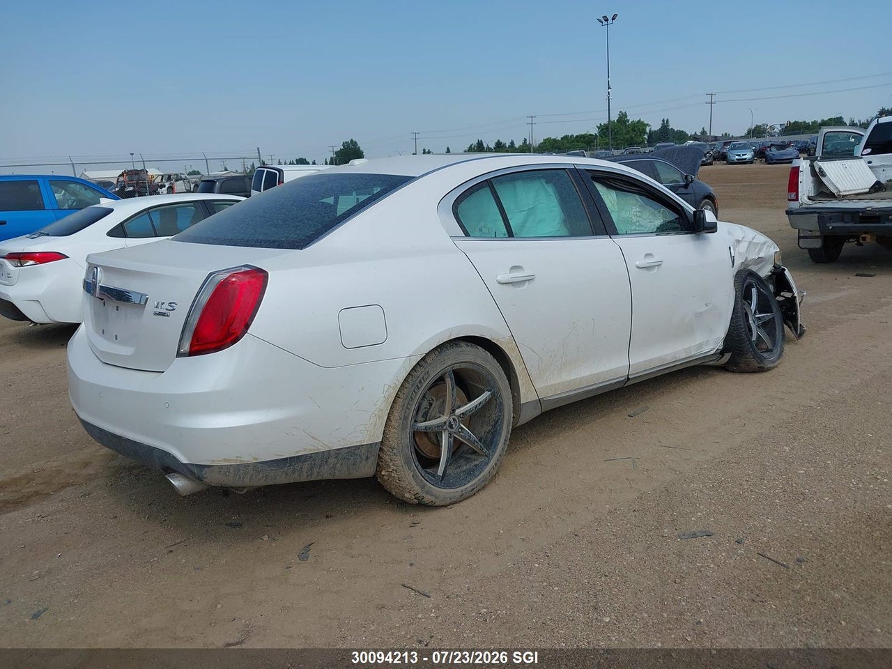 1LNHL9FT7BG611178 · 2011 LINCOLN MKS · 4/11