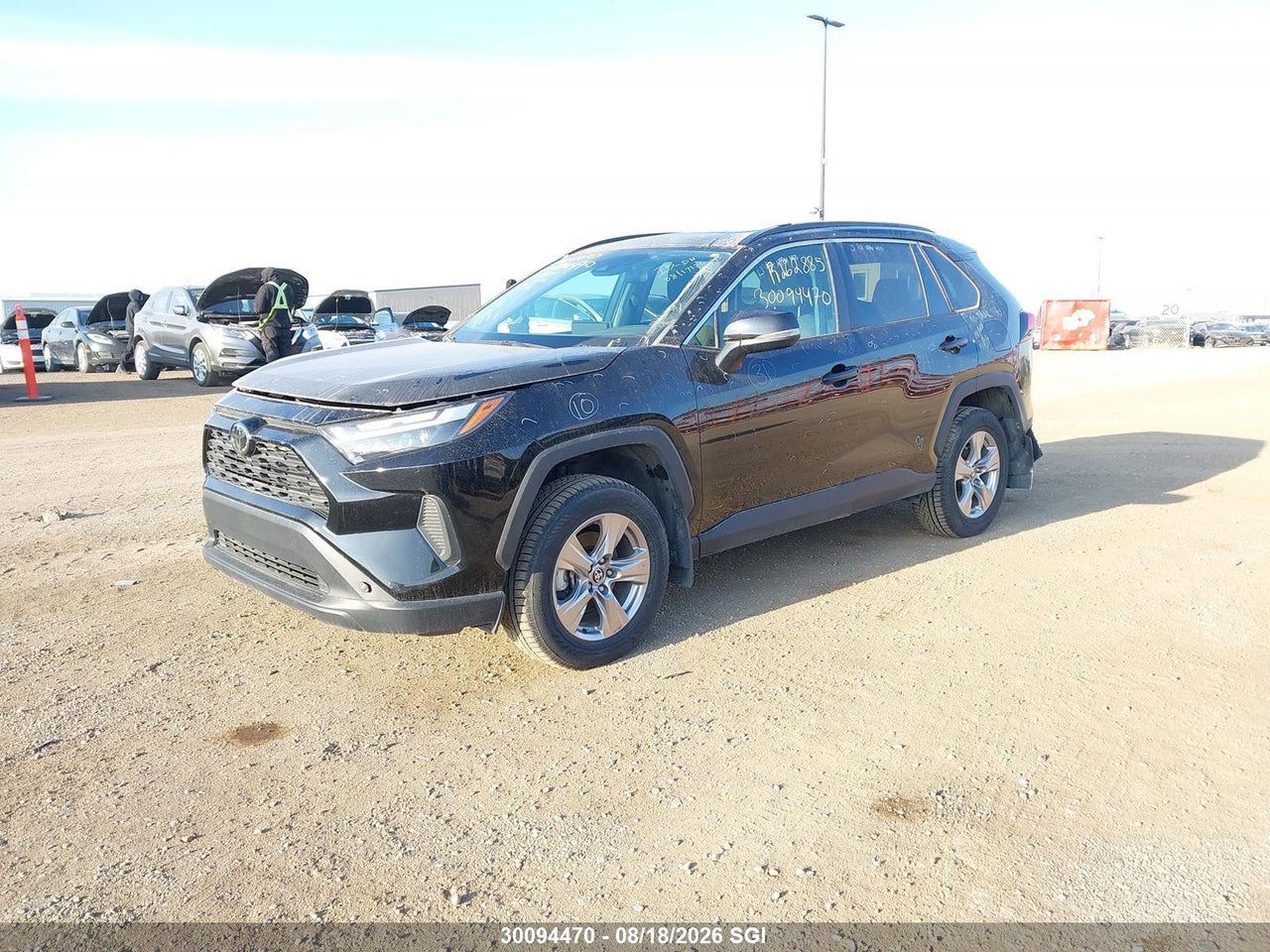 2T3R1RFVXRC440135 · 2024 TOYOTA RAV4 XLE/XLE PREMIUM · 2/18