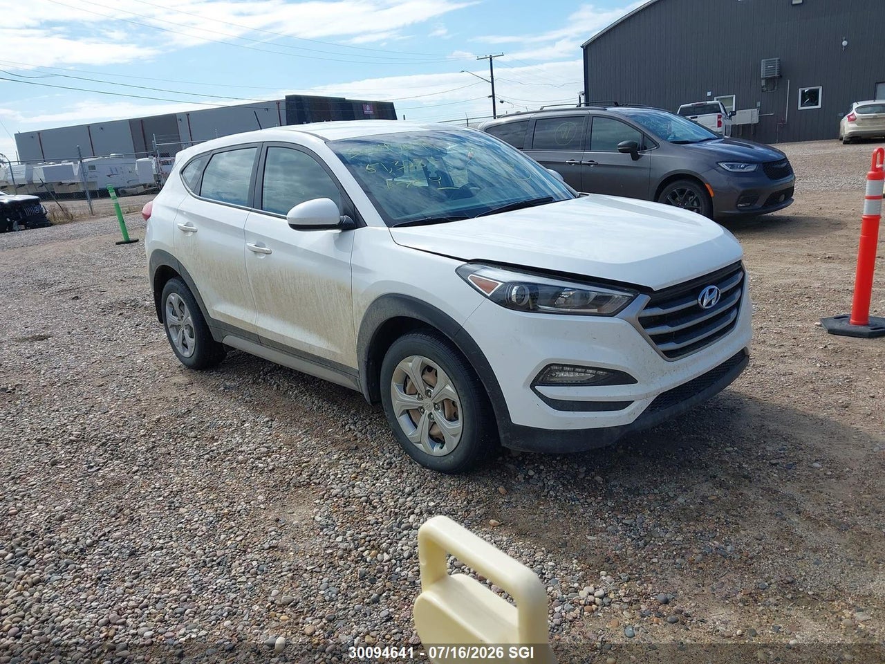 KM8J2CA4XHU502516 · 2017 HYUNDAI TUCSON SE
