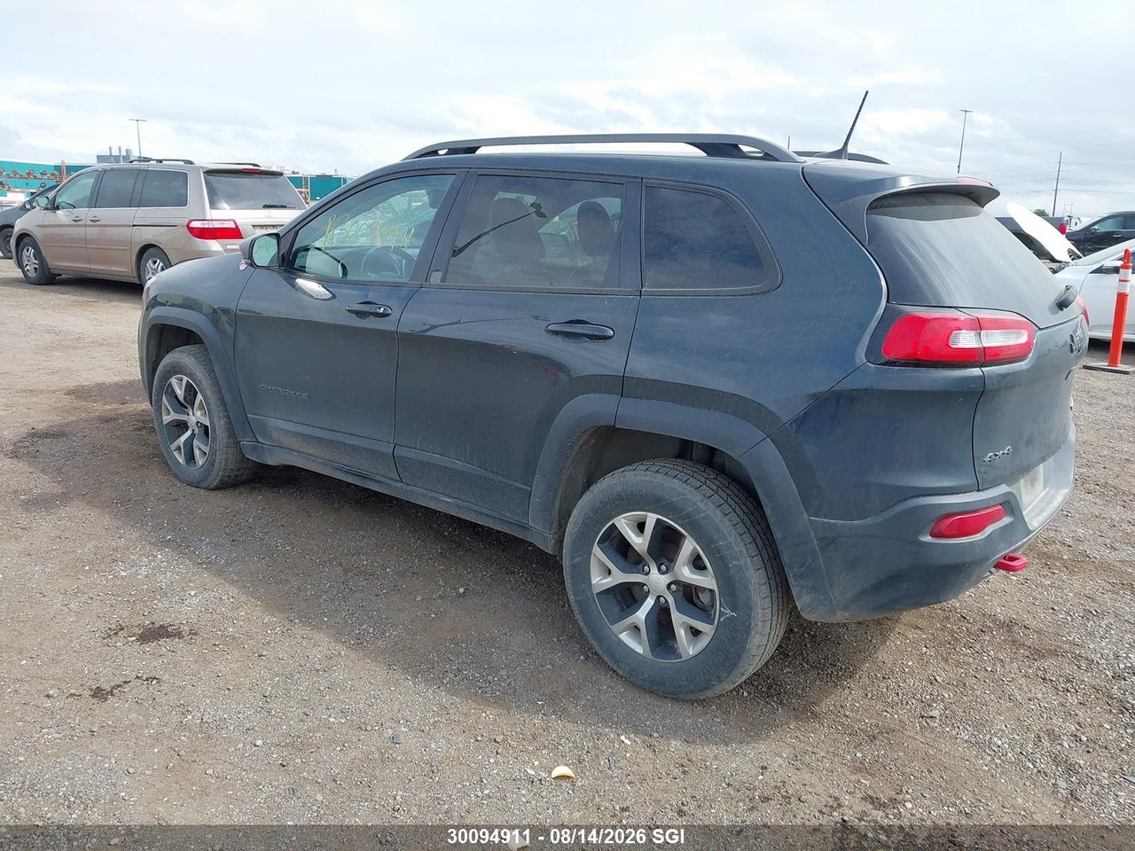 1C4PJMBX6JD593421 · 2018 JEEP CHEROKEE TRAILHAWK · 3/4