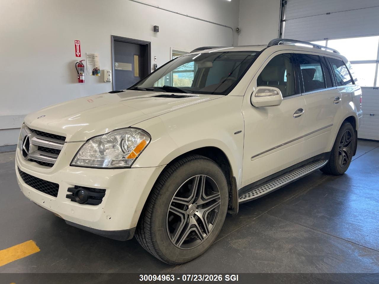 4JGBF25E69A486033 · 2009 MERCEDES BENZ GL · 2/10
