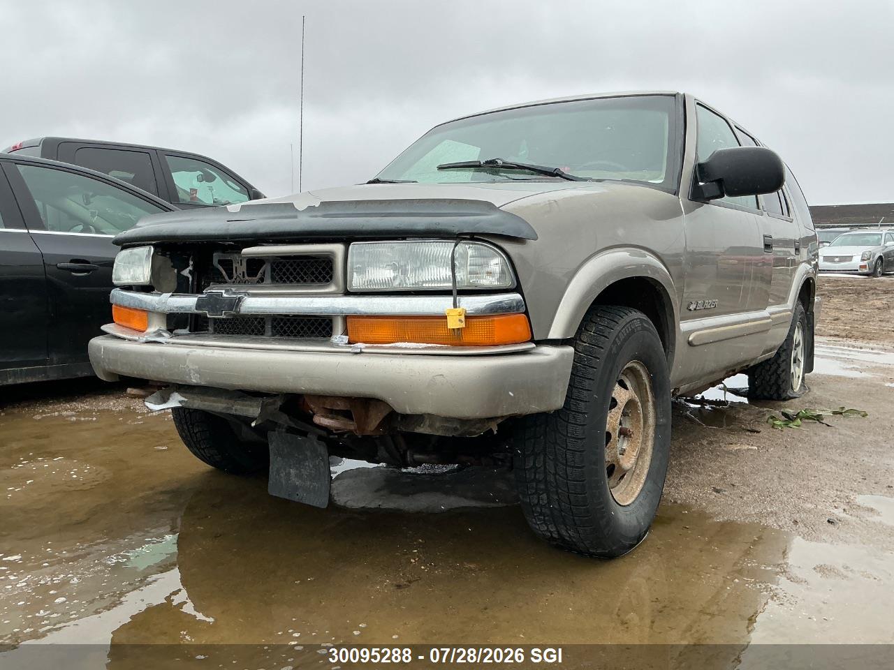 1GNDT13W42K220304 · 2002 CHEVROLET BLAZER