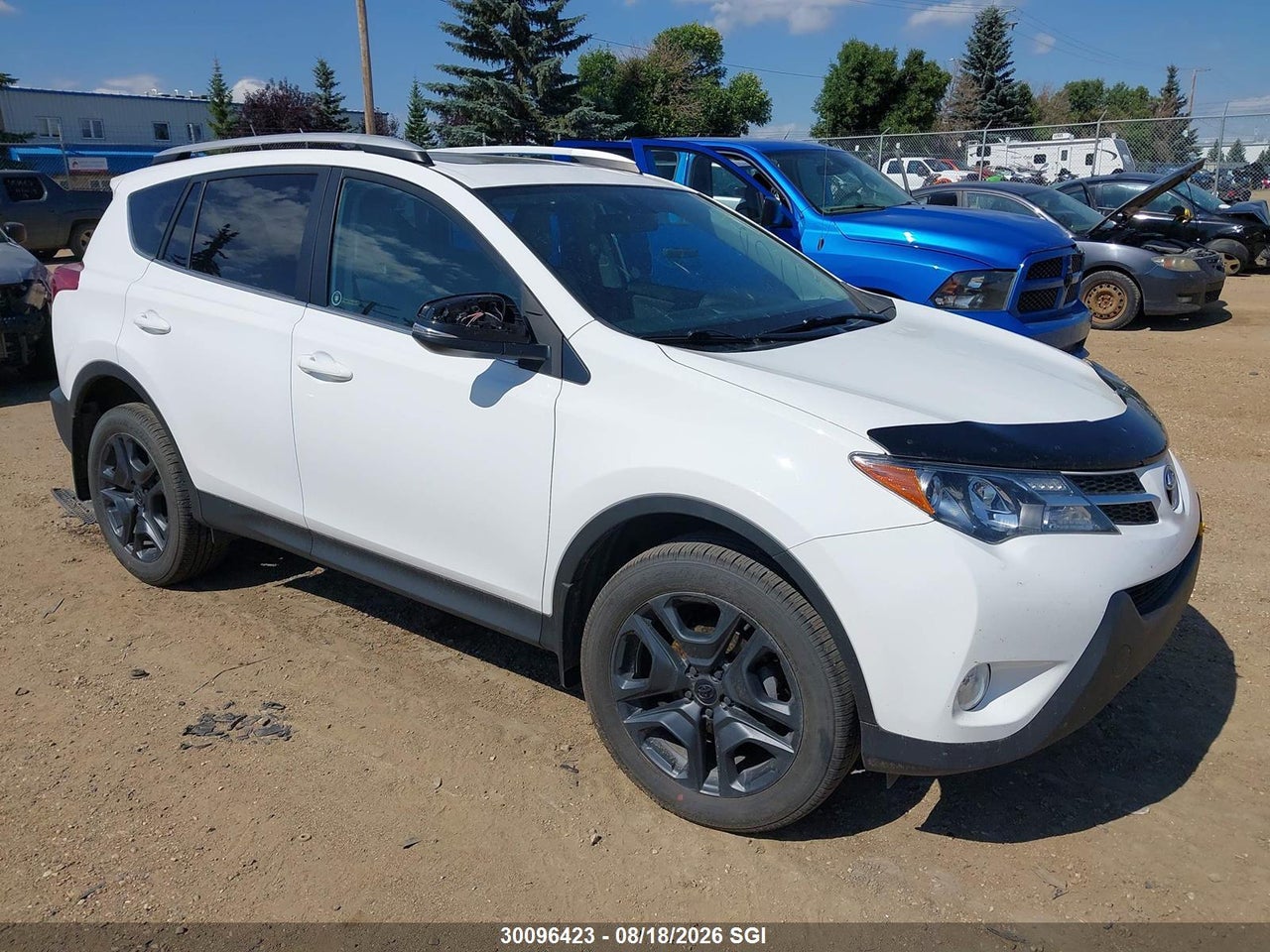 2T3RFREV4EW209758 · 2014 TOYOTA RAV4 XLE