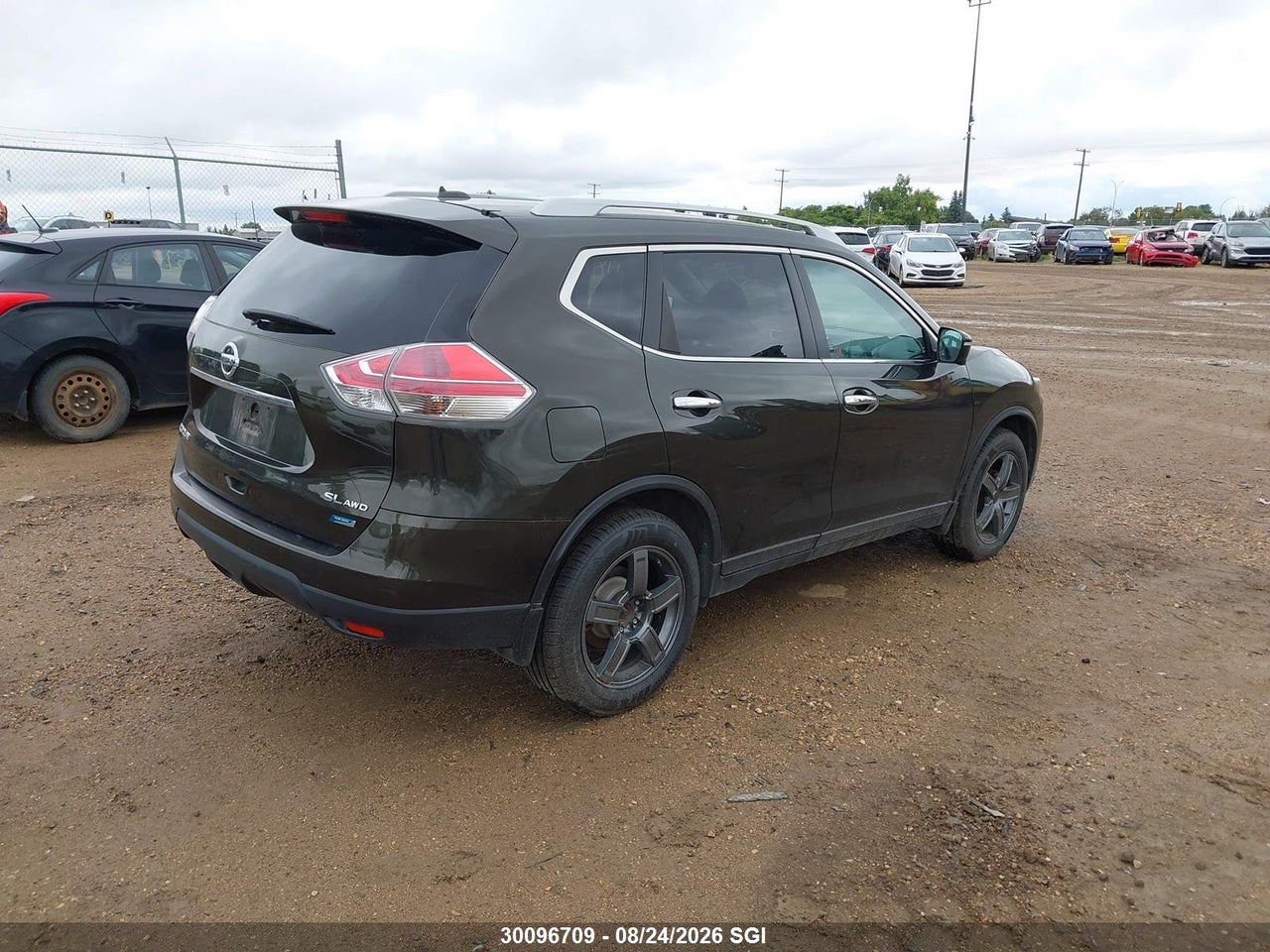 5N1AT2MV9FC861273 · 2015 NISSAN ROGUE S/SL/SV · 4/16