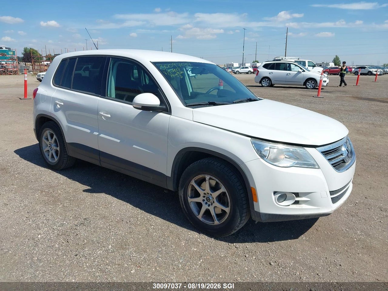 2010 VOLKSWAGEN TIGUAN SE/SEL