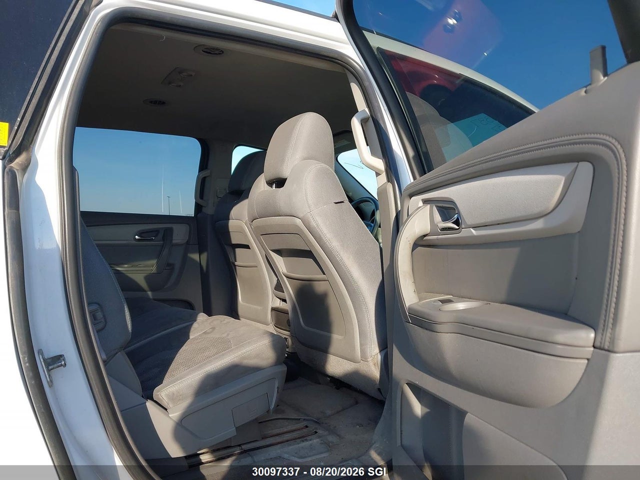 1GNKVFED3HJ250337 · 2017 CHEVROLET TRAVERSE LS · 8/16