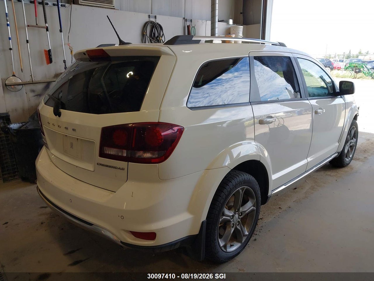 3C4PDCGG8FT599023 · 2015 DODGE JOURNEY CROSSROAD · 4/17