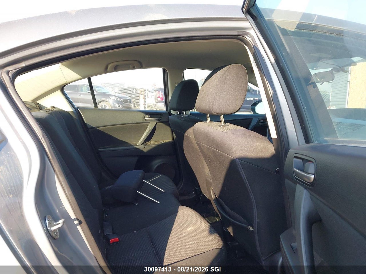 JM1BL1UFXC1571319 · 2012 MAZDA 3 I · 6/11