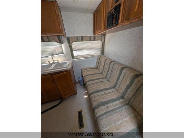4YDT2602719080225 · 2000 KEYSTONE COLUMBIA STD · 4/7