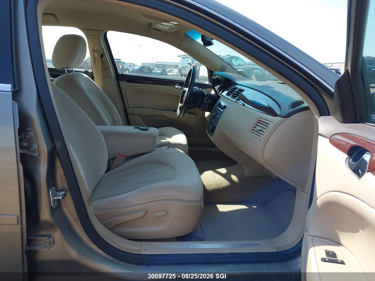 1G4HA5EMXBU112305 · 2011 BUICK LUCERNE CX · 5/16