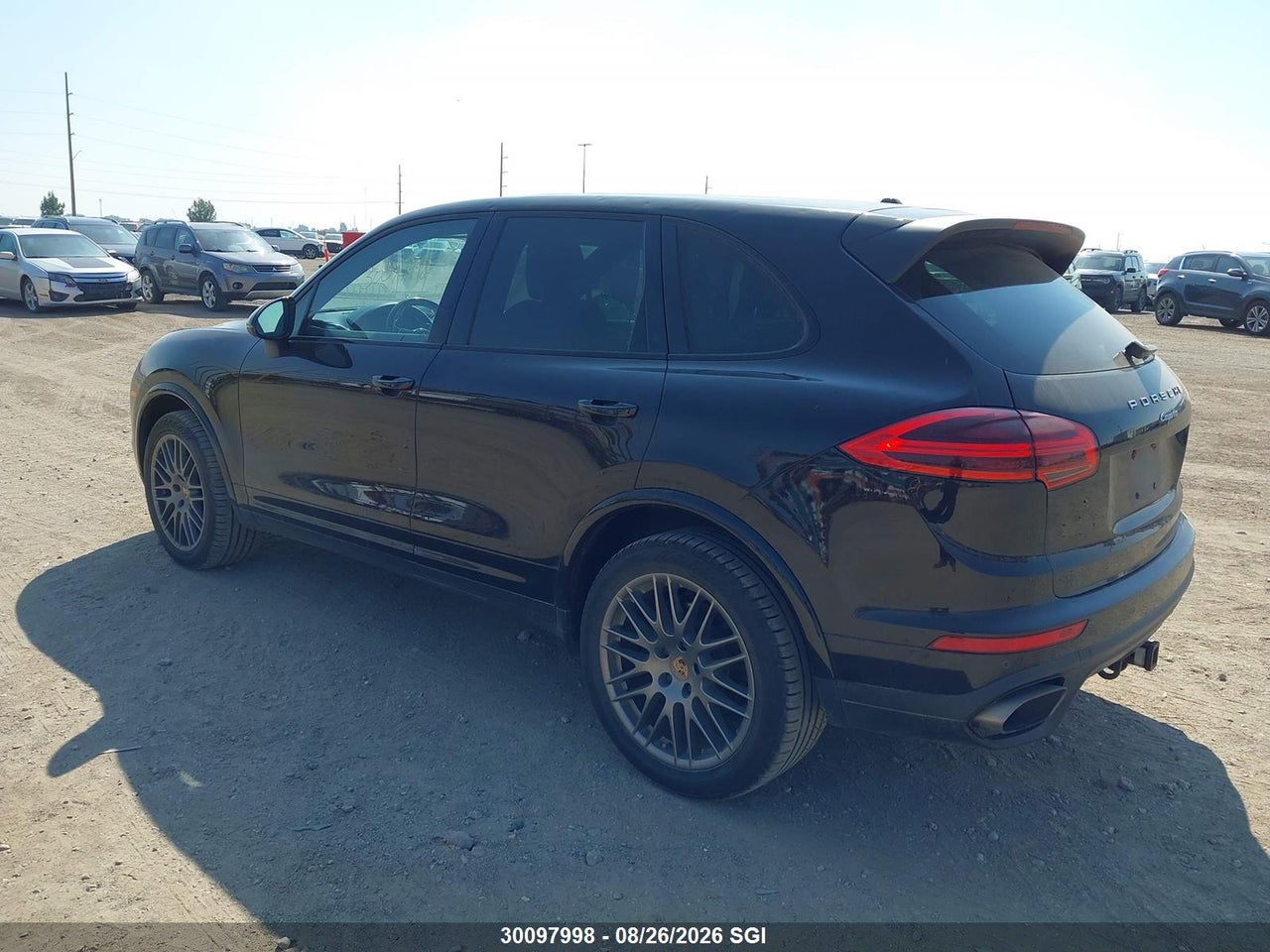 WP1AA2A23HKA82897 · 2017 PORSCHE CAYENNE · 3/18
