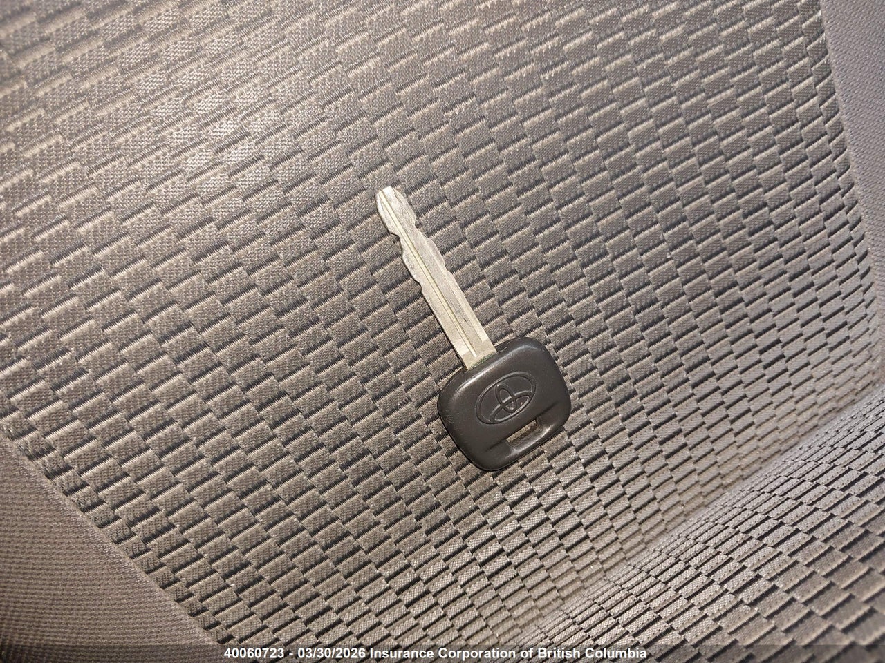 JTEHD20V040029126 · 2004 TOYOTA RAV4 · 11/21