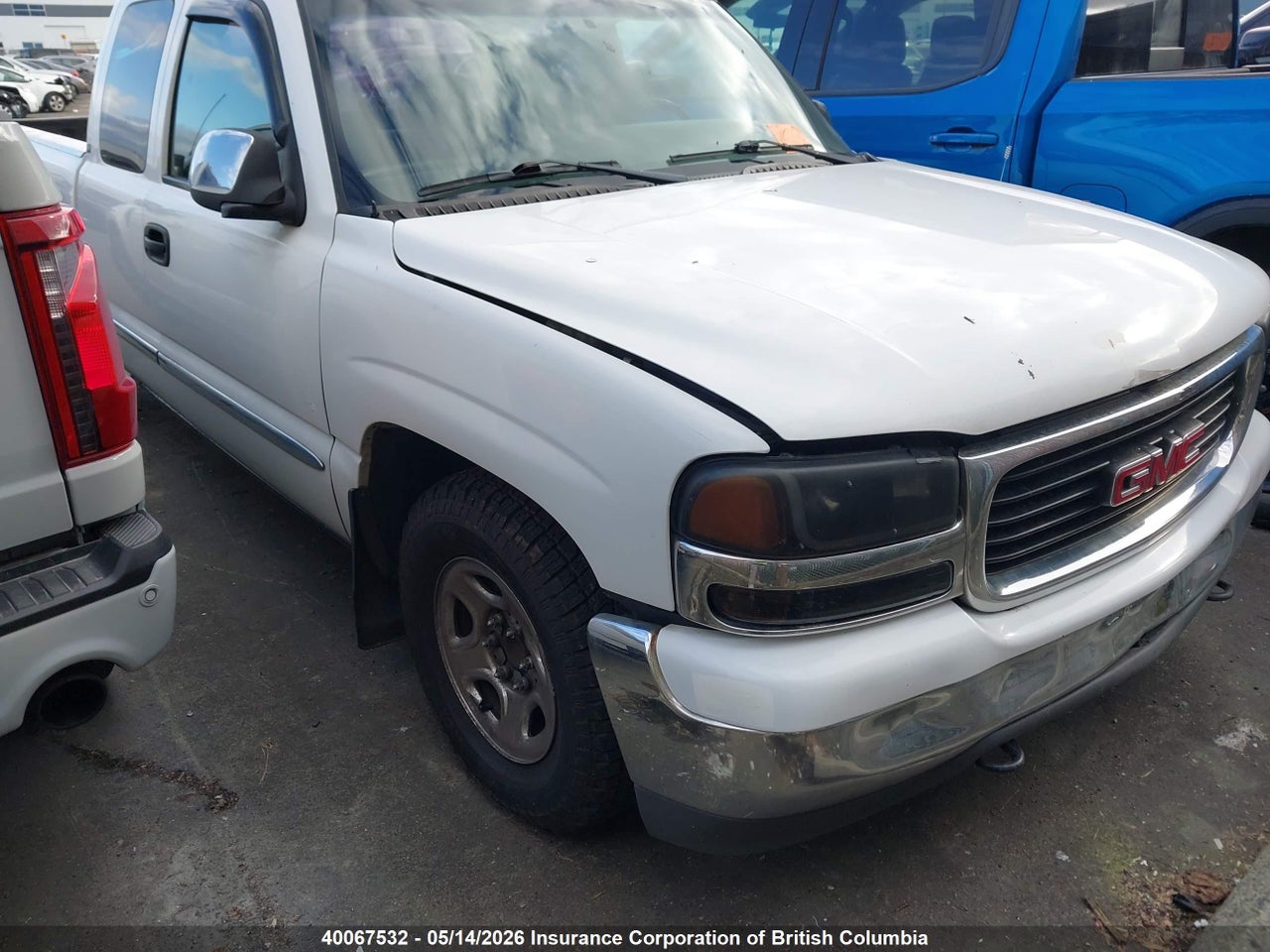 1GTEC19V3YZ282062 · 2000 GMC NEW SIERRA C1500