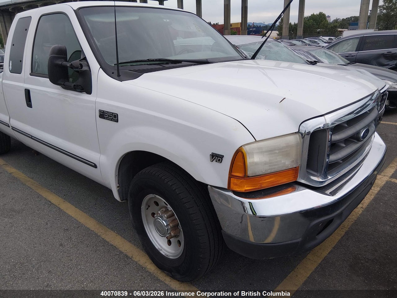 1FTSX30S4XED26694 · 1999 FORD F-350 LARIAT/XL/XLT