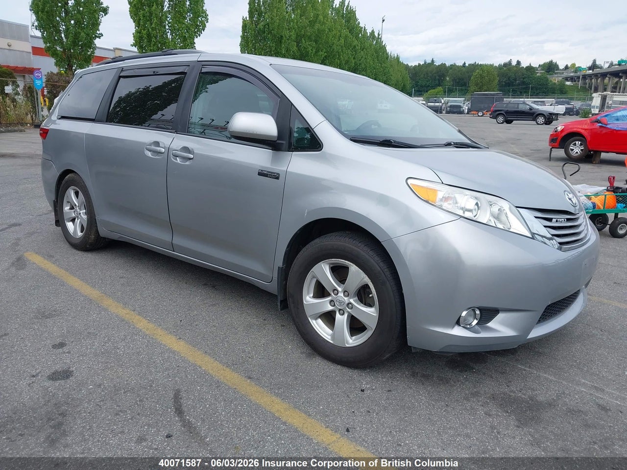 5TDKK3DC3FS****** · 2015 TOYOTA SIENNA LE