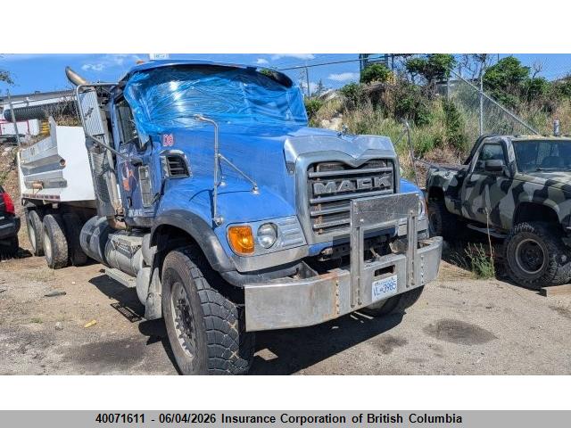 1M2AG10C46M039414 · 2006 MACK 700 CV700