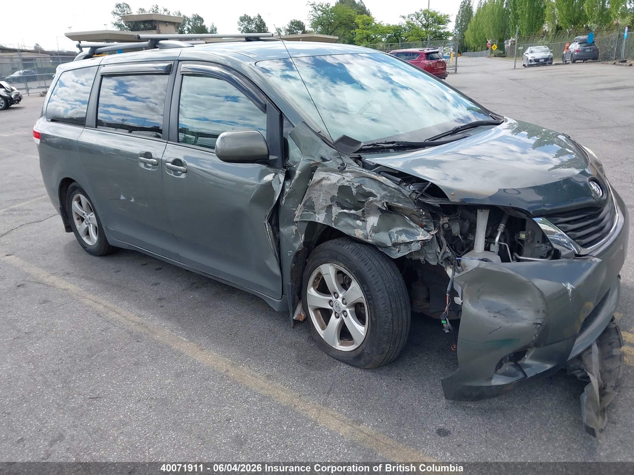 5TDKK3DC8DS338712 · 2013 TOYOTA SIENNA LE