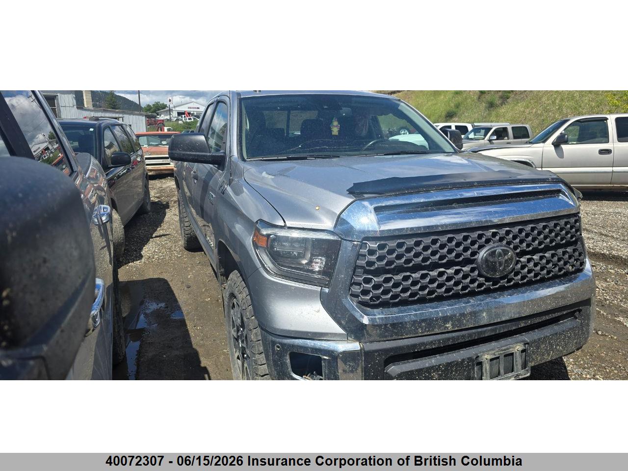 5TFUY5F12JX768952 · 2018 TOYOTA TUNDRA DOUBLE CAB SR/DOUBLE CAB SR5
