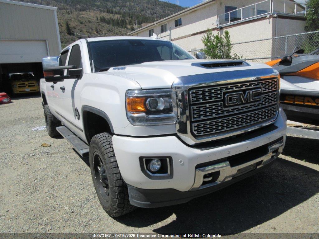 1GT42WEYXKF122944 · 2019 GMC SIERRA K3500 DENALI