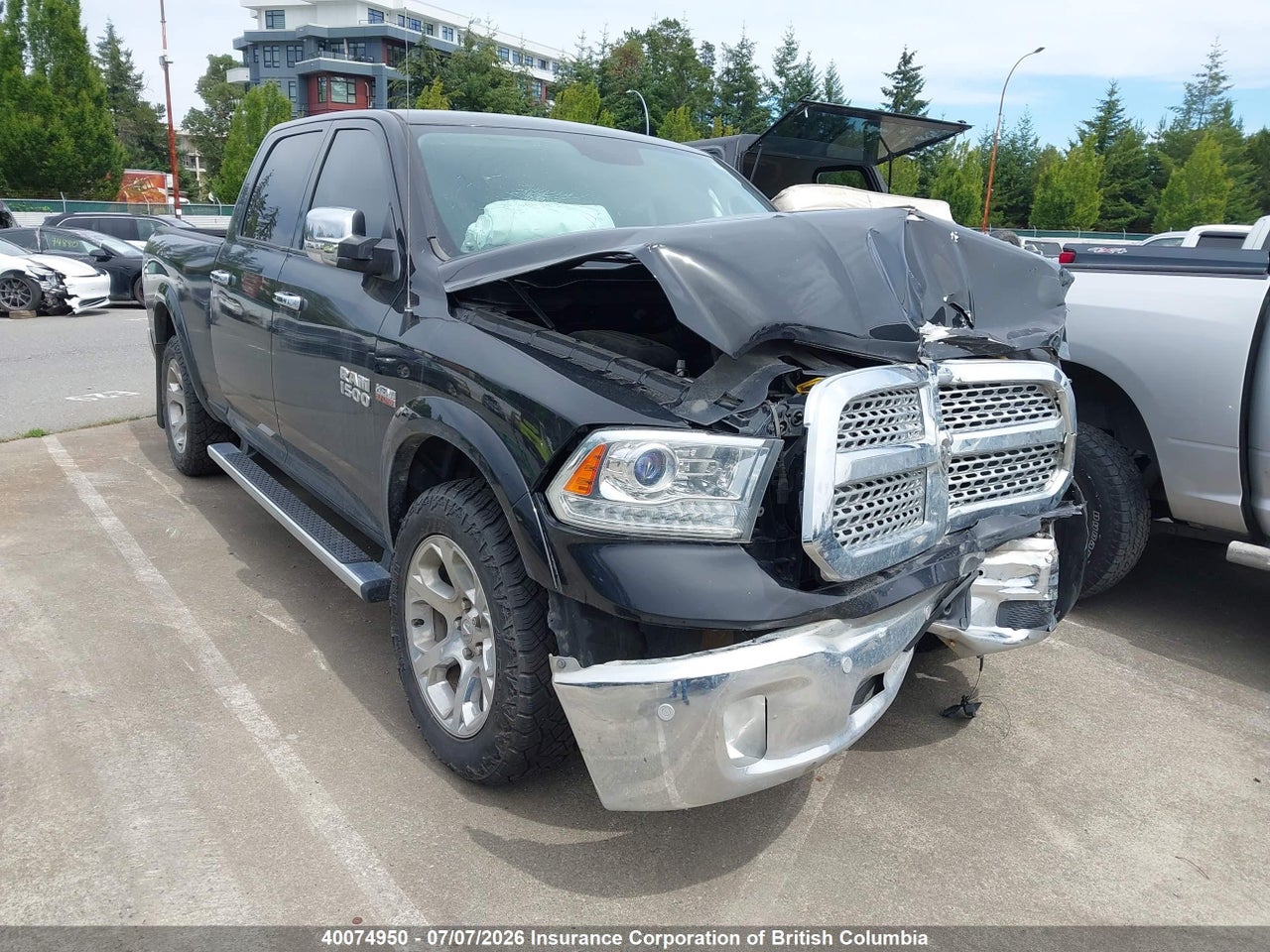 1C6RR7VT2JS318644 · 2018 RAM 1500 LARAMIE