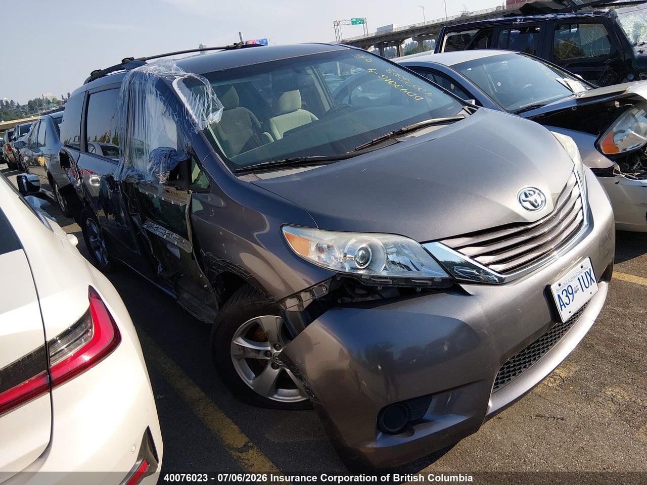 5TDKK3DC9FS587720 · 2015 TOYOTA SIENNA LE