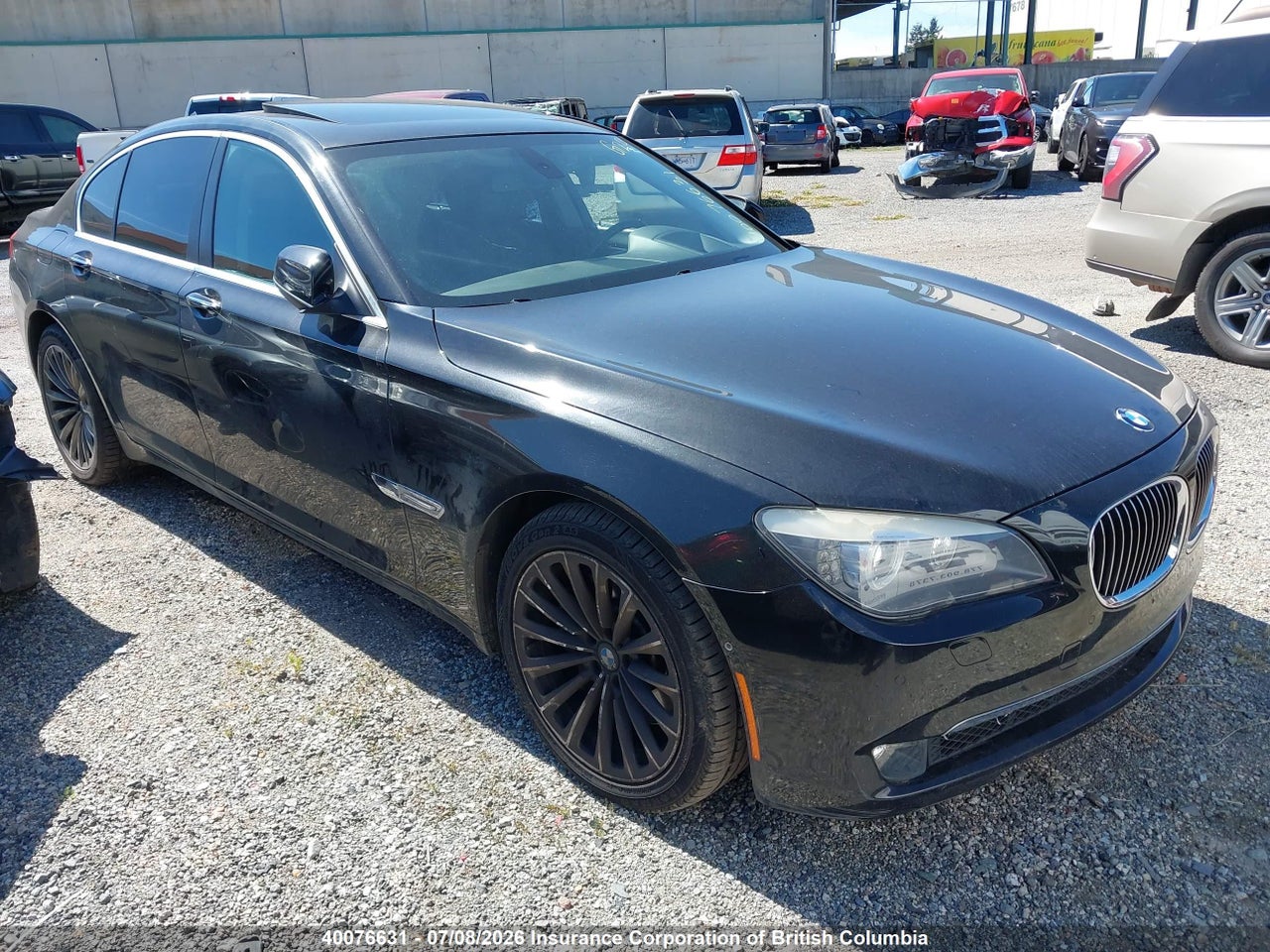 WBAKA83579CY33136 · 2009 BMW 750I