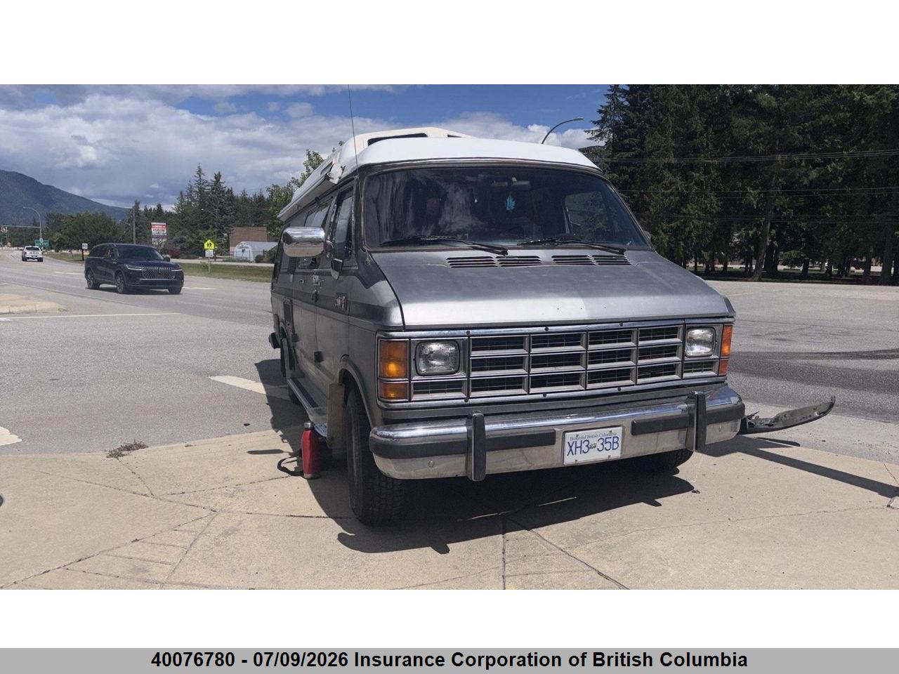 2B7HB23Y2JK133322 · 1988 DODGE RAM VAN B250