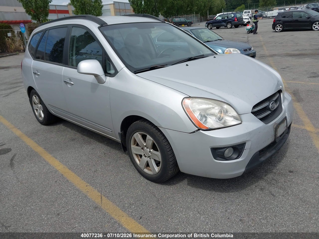 KNAFG525887124352 · 2008 KIA RONDO