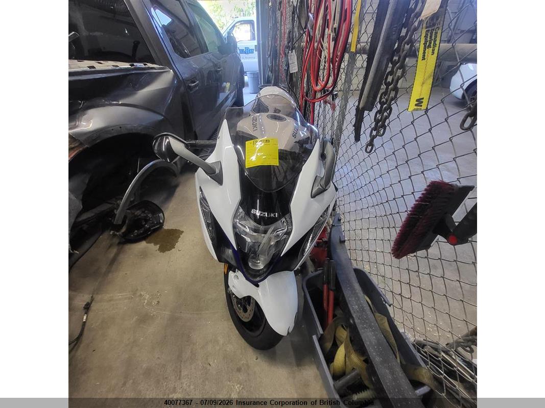 JS1EJ11B5P7101684 · 2023 SUZUKI GSX1300 RR