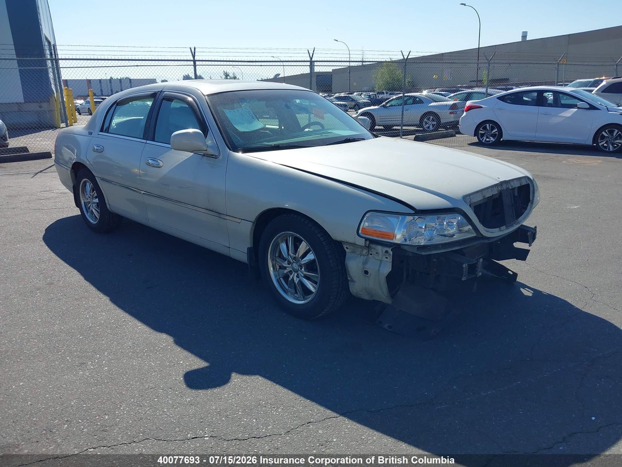1LNHM82W45Y668153 · 2005 LINCOLN TOWN CAR SIGNATURE LIMITED