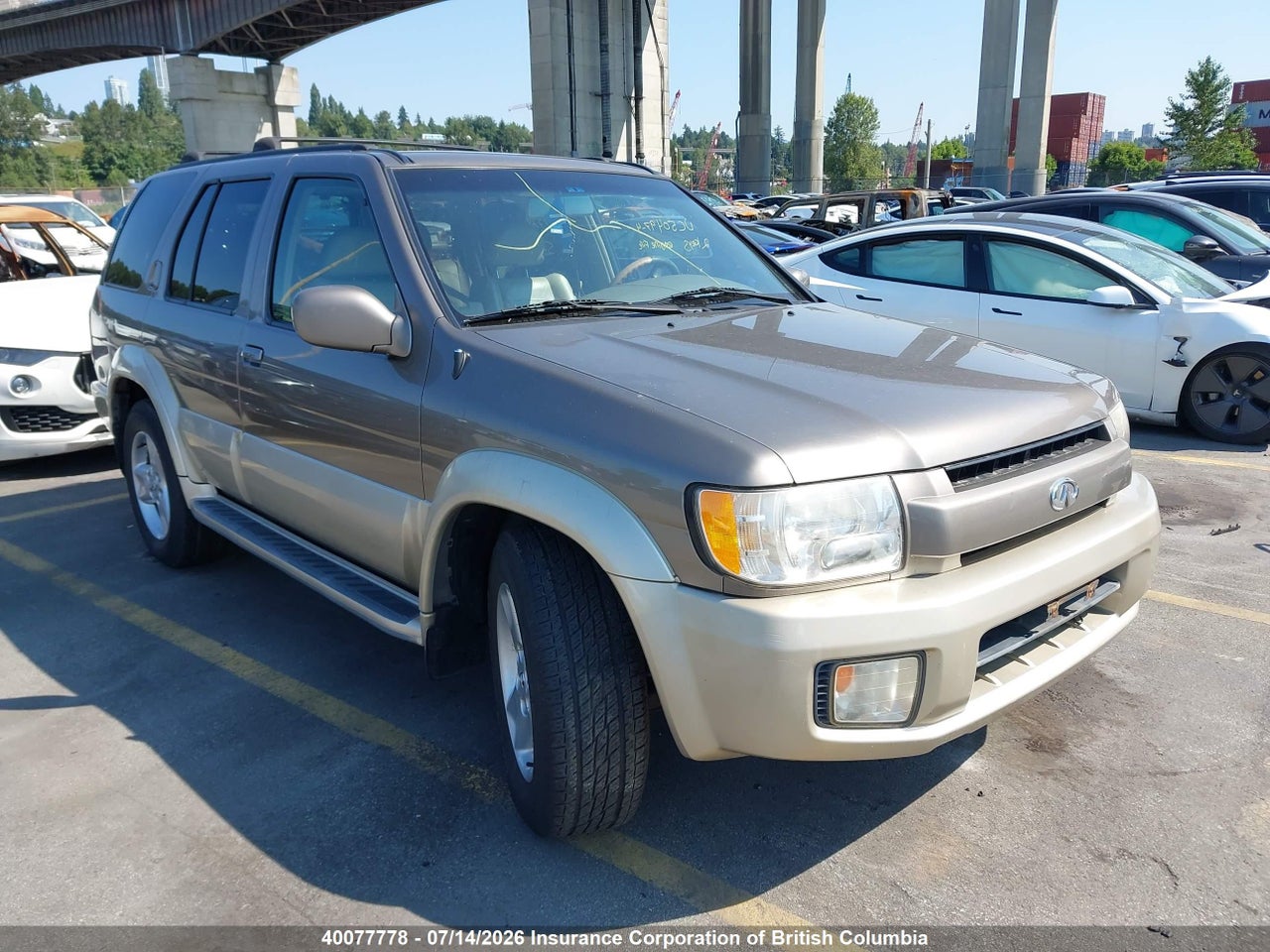 JNRDR07Y41W104475 · 2001 INFINITI QX4