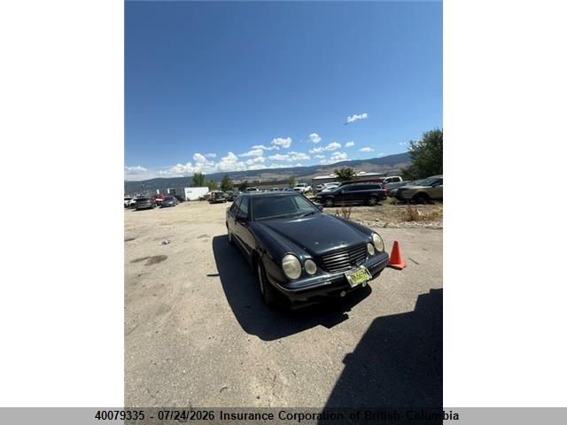 WDBJF82J9YX038609 · 2000 MERCEDES BENZ E 320 4MATIC