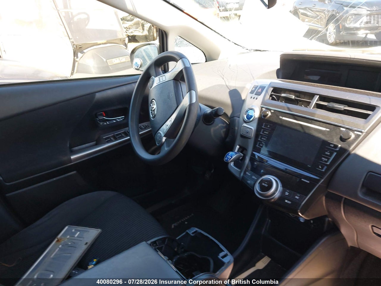 JTDZN3EU4FJ020003 · 2015 TOYOTA PRIUS V · 5/18