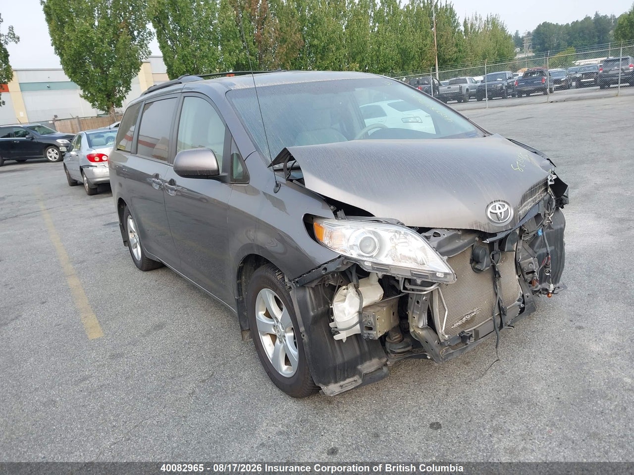 5TDKK3DC8ES444014 · 2014 TOYOTA SIENNA LE