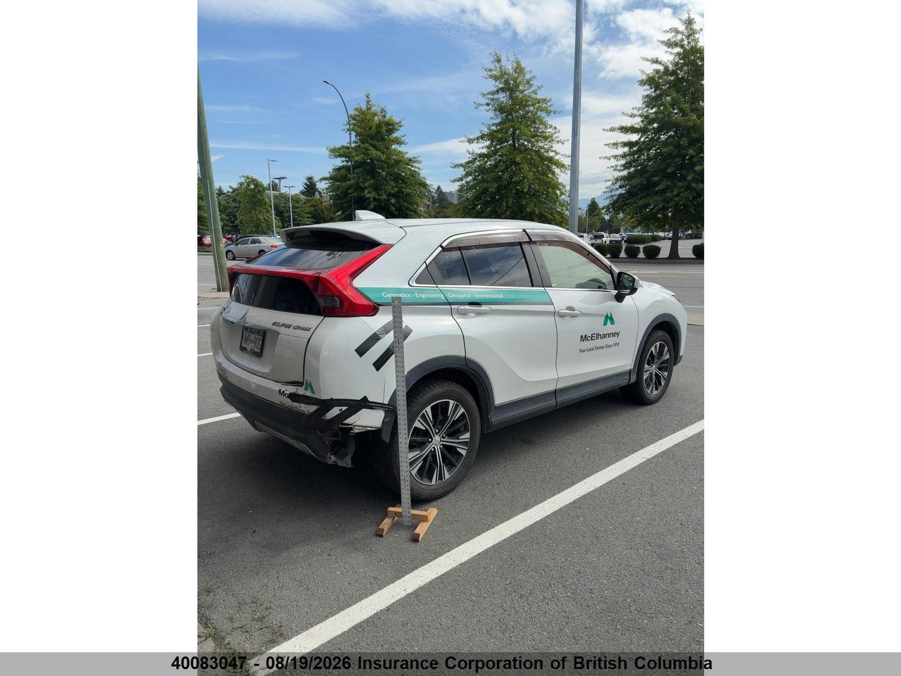 JA4AT3AA4JZ608700 · 2018 MITSUBISHI ECLIPSE CROSS ES · 4/12