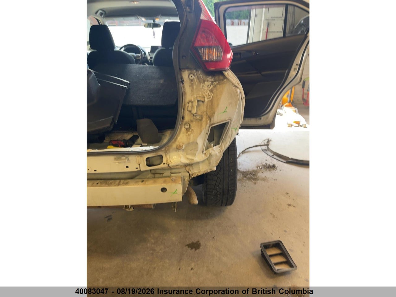 JA4AT3AA4JZ608700 · 2018 MITSUBISHI ECLIPSE CROSS ES · 7/12