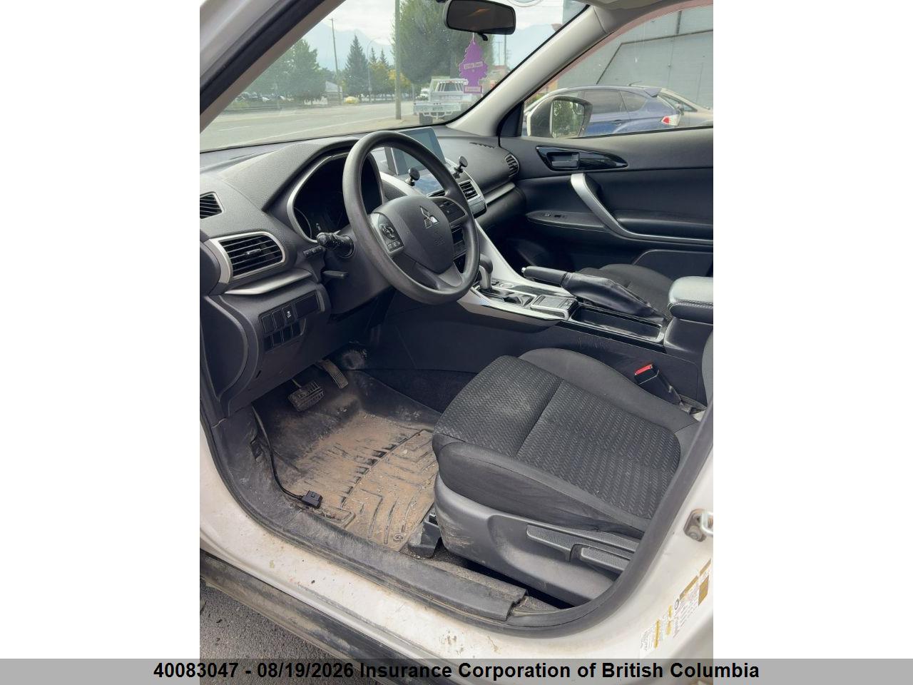 JA4AT3AA4JZ608700 · 2018 MITSUBISHI ECLIPSE CROSS ES · 10/12