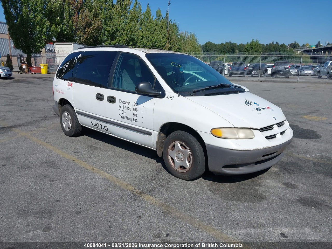 2B4GP2539YR605156 · 2000 DODGE CARAVAN