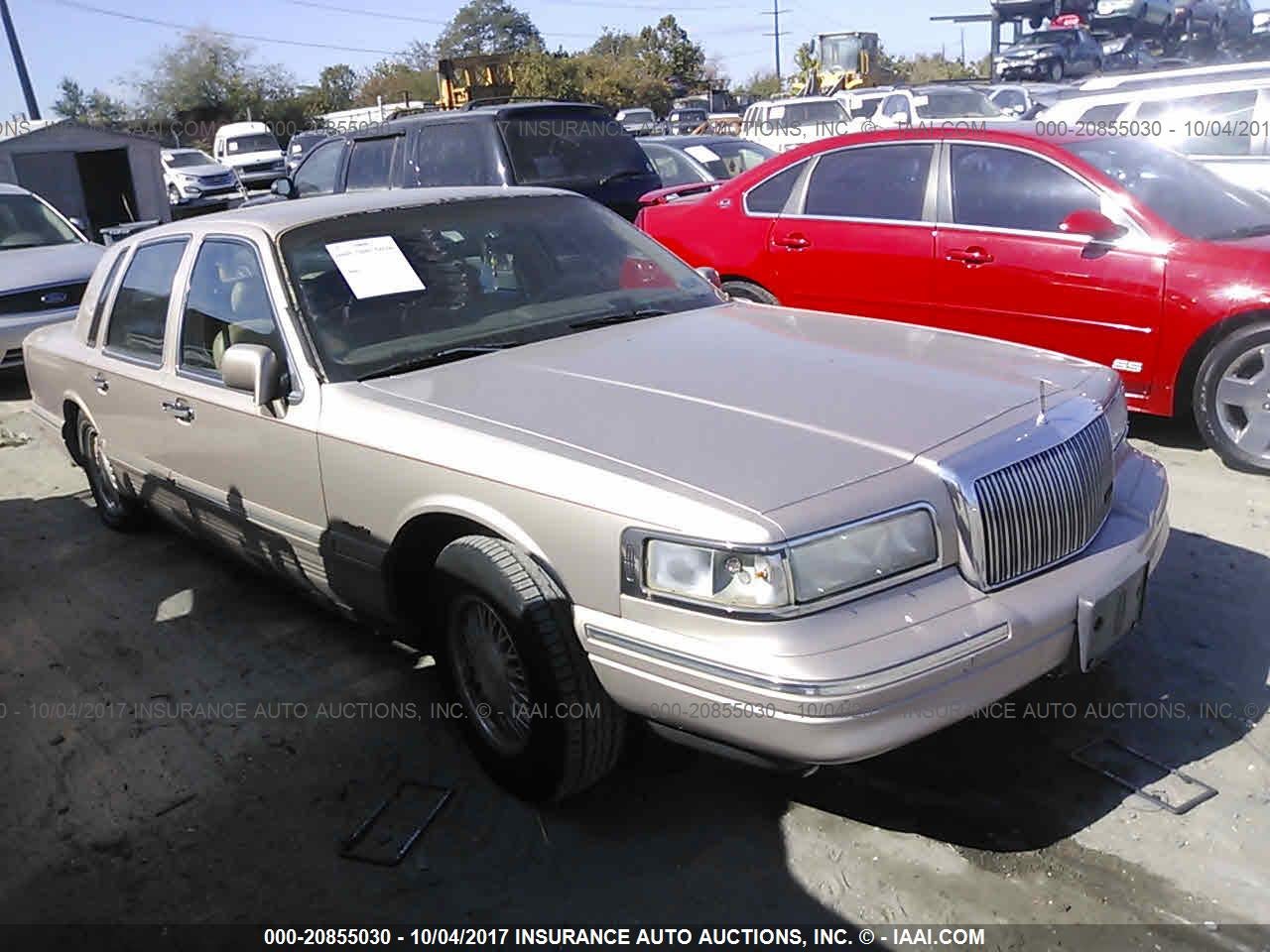 1997 LINCOLN TOWN CAR SIGNATURE