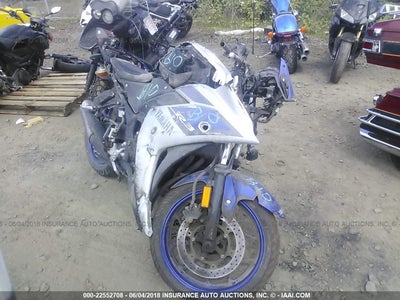 2015 YAMAHA YZFR3