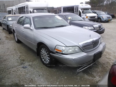 2005 LINCOLN TOWN CAR SIGNATURE