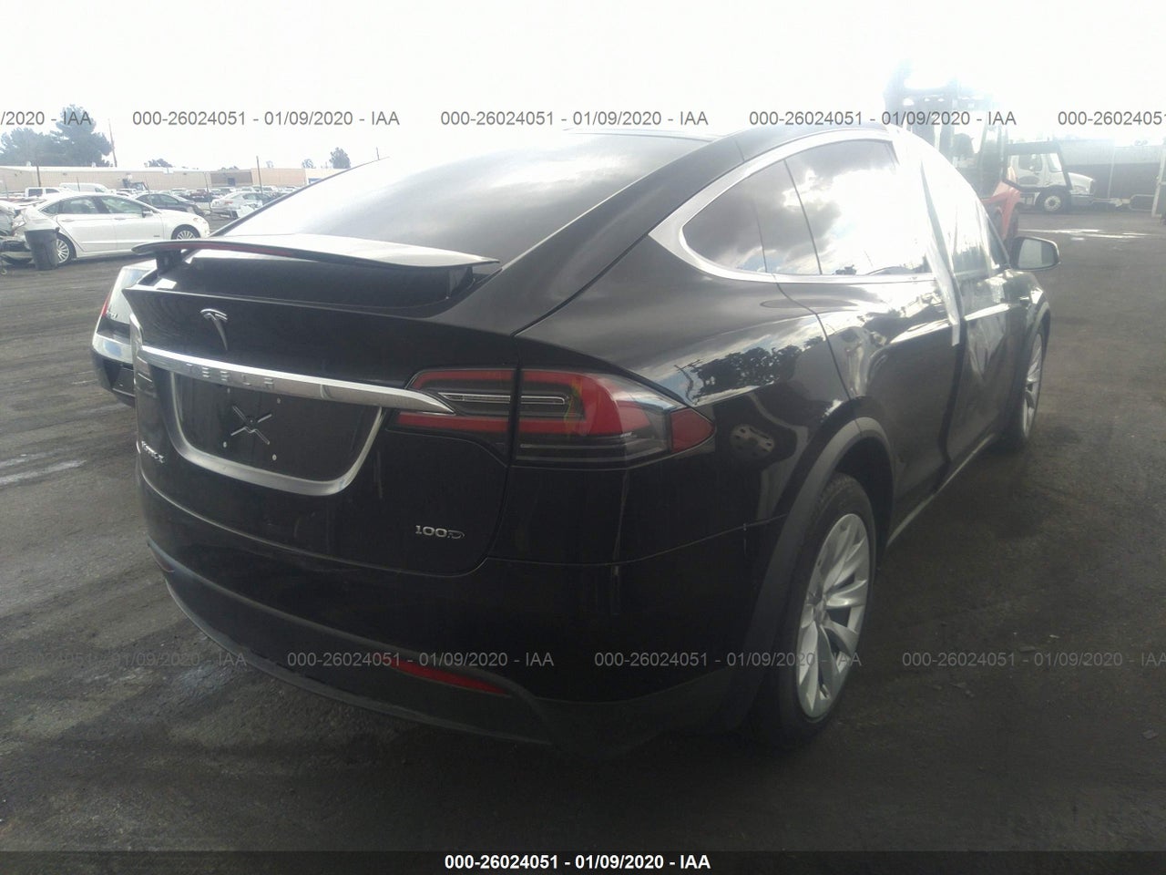 2018 TESLA MODEL X   · 4/10