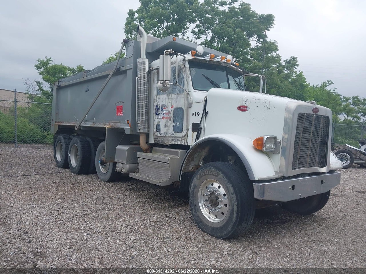 1NPSXPEX3JD****** · 2018 PETERBILT 365